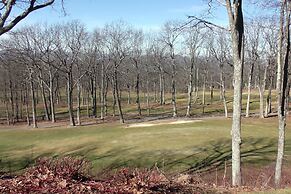 Cozy Condo w/ Patio: 1 Mi to Wintergreen Resort!