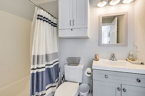 Ocean Isle Beach Condo w/ Balcony: Steps to Shore!