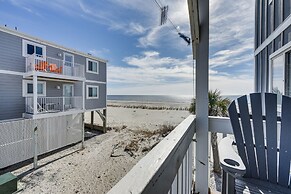 Ocean Isle Beach Condo w/ Balcony: Steps to Shore!