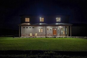 Laptop-friendly Grangeville Getaway w/ Fire Pit!