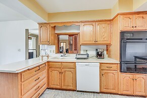 Convenient Racine Home: 4 Mi to Lake Michigan!