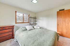 Convenient Racine Home: 4 Mi to Lake Michigan!