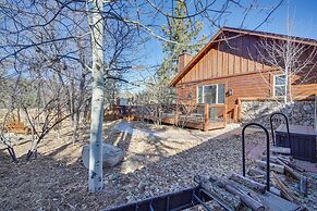 Big Bear Lake Cabin w/ Hot Tub & Gas Fire Pit!