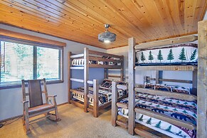 Big Bear Lake Cabin w/ Hot Tub & Gas Fire Pit!
