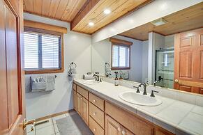 Big Bear Lake Cabin w/ Hot Tub & Gas Fire Pit!