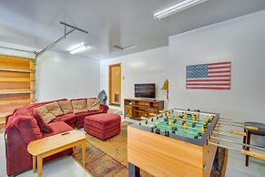 Big Bear Lake Cabin w/ Hot Tub & Gas Fire Pit!