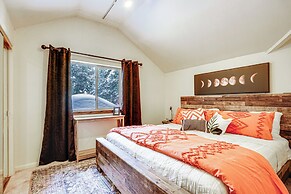 Solitude Mountain Cabin: Creek-side View & Hot Tub