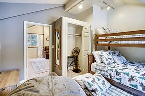 Solitude Mountain Cabin: Creek-side View & Hot Tub