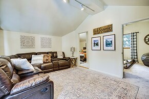 Solitude Mountain Cabin: Creek-side View & Hot Tub