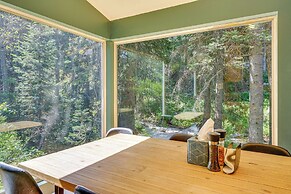 Solitude Mountain Cabin: Creek-side View & Hot Tub