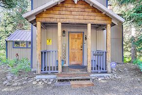 Solitude Mountain Cabin: Creek-side View & Hot Tub