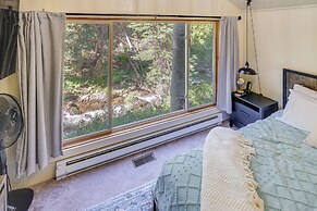 Solitude Mountain Cabin: Creek-side View & Hot Tub