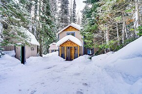 Solitude Mountain Cabin: Creek-side View & Hot Tub