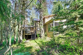 Solitude Mountain Cabin: Creek-side View & Hot Tub
