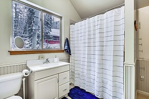 Solitude Mountain Cabin: Creek-side View & Hot Tub