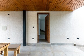 Moderna Casa con Estilo en Chacras