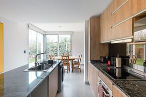 Moderna Casa con Estilo en Chacras