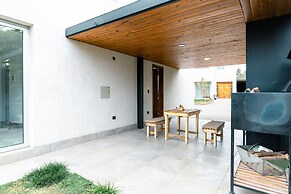 Moderna Casa con Estilo en Chacras