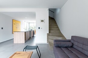 Moderna Casa con Estilo en Chacras