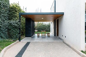 Moderna Casa con Estilo en Chacras