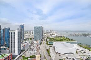 Studio with Panoramic City and Bay Views