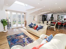 The Cottage at Cromlech Manor Farm