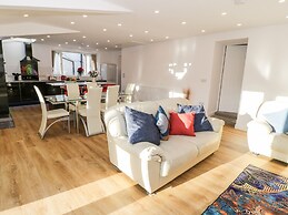 The Cottage at Cromlech Manor Farm