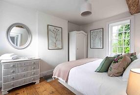 Beautiful Cotswold Cottage in Rodborough, Stroud