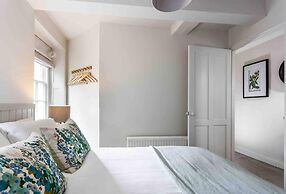 Beautiful Cotswold Cottage in Rodborough, Stroud