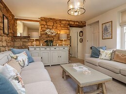 a Beautiful Cotswold Stone Cottage in Rodborough