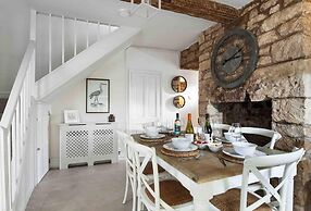 Beautiful Cotswold Cottage in Rodborough, Stroud