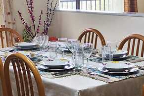 Peaceful Haven With Stunning Views Close to sea