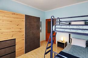 Peaceful Haven With Stunning Views Close to sea