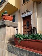 Peaceful Haven With Stunning Views Close to sea