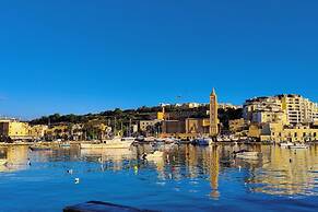 Peaceful Haven With Stunning Views Close to sea