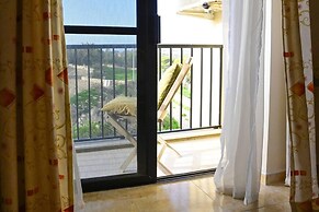 Peaceful Haven With Stunning Views Close to sea