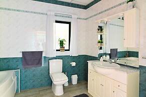 Peaceful Haven With Stunning Views Close to sea