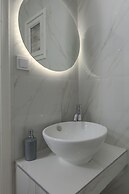 Eleon Suites & Apartments