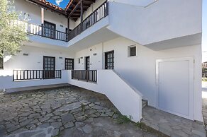 Eleon Suites & Apartments