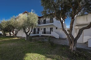 Eleon Suites & Apartments