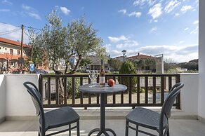 Eleon Suites & Apartments