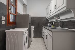 Eleon Suites & Apartments