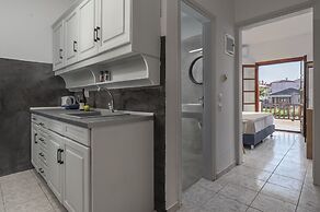 Eleon Suites & Apartments