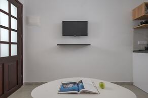 Eleon Suites & Apartments