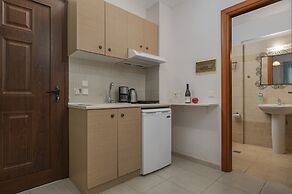 Eleon Suites & Apartments