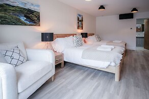 The Sleeping Giant - Pen Y Cae Inn