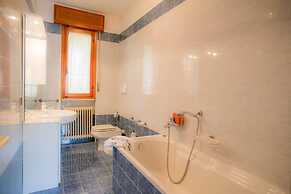 Fabulous Villa in a Peaceful Area - Beahost