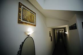 HOSTING DREAMS ATTICS DUOMO