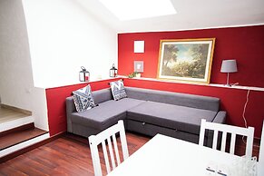 HOSTING DREAMS ATTICS DUOMO