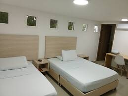 AW HOTEL PASARELA REAL